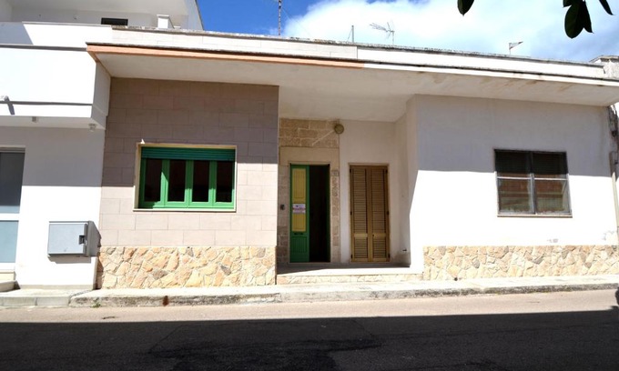 Roca Vecchia Maison | Luce holiday home with air conditioning for 5 guests