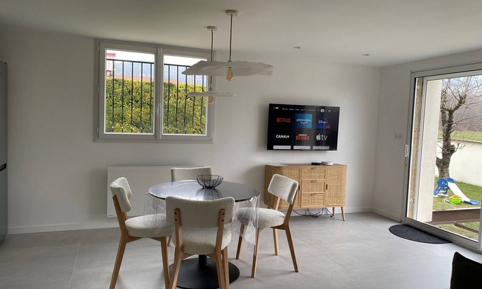 Teilhard Appartement | "Luci" Beaumont, Apt 5mm Zenith, Artenium de ceyrat, Cézeaux, CHRU, A75 proche.