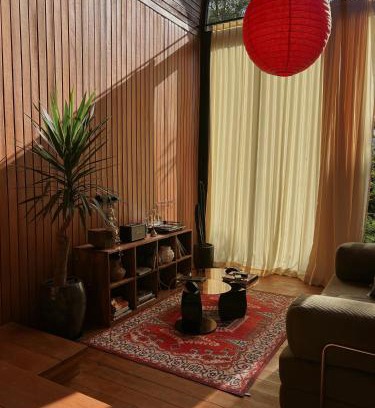 Wongaya Gede Maison | Luciole Mountain House with Jungle & Volcano Views