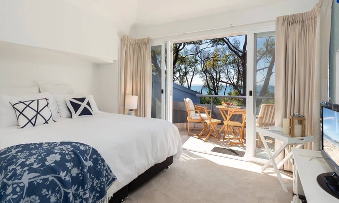 Callala Bay Maison | Lucy's at the Bay - pet friendly retreat