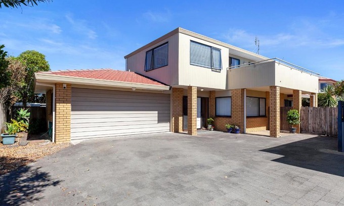Mount Maunganui Maison | Lucy's House by the Beach - Mount Maunganui Holiday Home