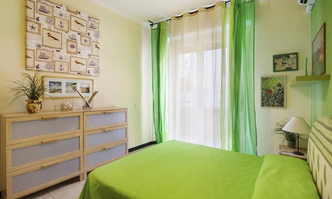 Sestri Levante Appartement | LUDOVICA trois pieces, grand, central,150 mt mer. Parking Privé. Air Condtionné