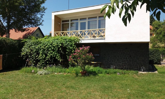 Badacsonytomaj Appartement | Lugas Panorama 3-bedroom apartment in charming Badacsonytomaj with AC, WiFi