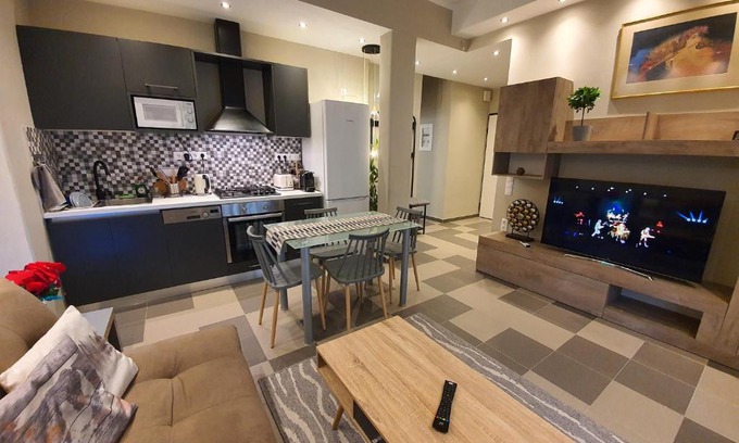 Athens Appartement | LUKAS-2 B/R LUXURIOUS FLAT WITH VERANDA