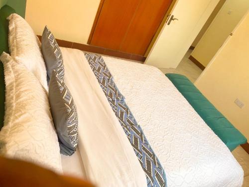 Iganga Maison | Lulu's Origo Jinja