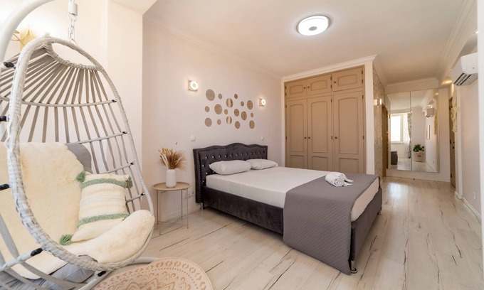 Branqueira Appartement | Lumen Stay by HelloVacations