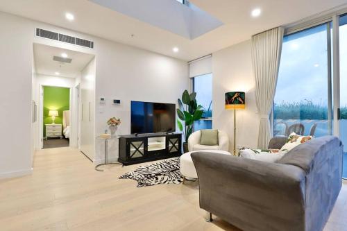Leichhardt Appartement | Lumière Sanctuary - Antique Elegance with Parking