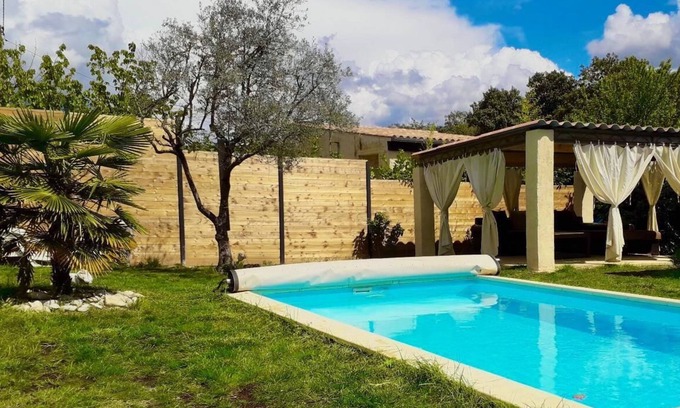 Nyons Maison | Lumineuse Maison Climatisée vue Rivière et Piscine Privée