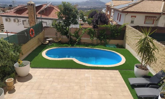 Jun Maison | Luminosa y confortable casa con vistas y piscina