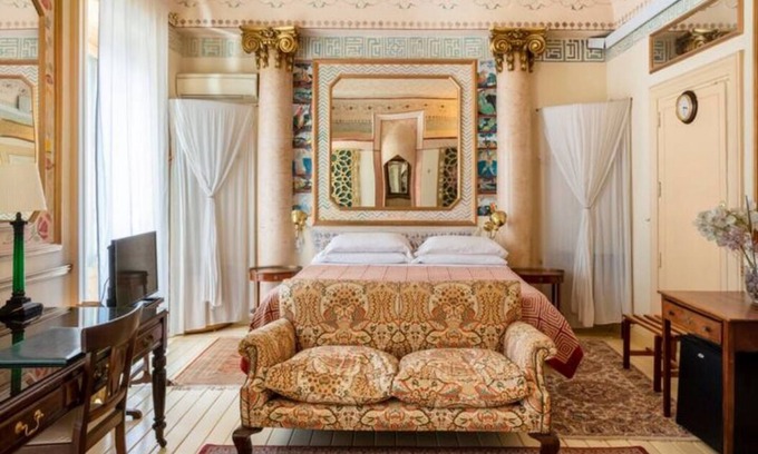 Sol Appartement | Luminous Persian Suite with Two Balconies over the Opera