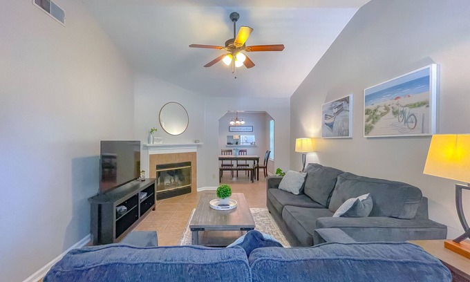 Tallahassee Maison | The cozy and newly furnished white townhouse!