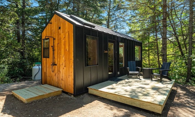 Sullivan Cabine | Luna Nook-Cabin w/tub, Queen Bed & pullout sofa