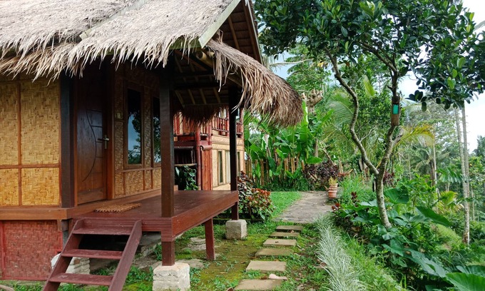 Kecamatan Pringgasela Maison | Bungalow Lunggu avec vue sur l'agriculture