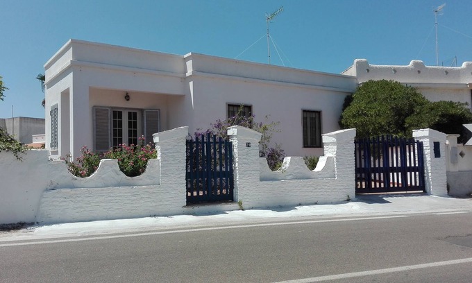 Santa Maria di Leuca Villa | LUNGOMARE LEUCA Cute Mediterranean house 30mt from the sea with views, ac🐾