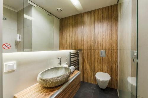 Lodz Appartement | LupoApartments Kosynierów Klimatyzacja Dostęp na Kod