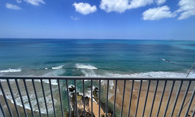 La Pared Copropriété | Romantic Oceanfront Balcony Suite Near El Yunque with direct beach access