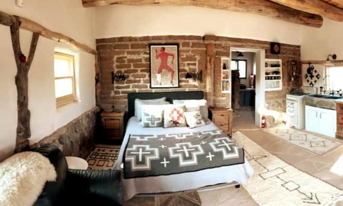 Abiquiu Maison | Luscious Adobe Studio in Gorgeous Abiquiu!