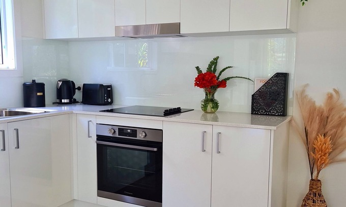 Bonville Maison | Lush Green Surrounds on Bonville Creek, Close to Sawtell Beaches