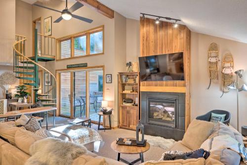North Conway Maison | Lush, Woodsy Cabin Less Than 2 Mi to Cranmore Resort!