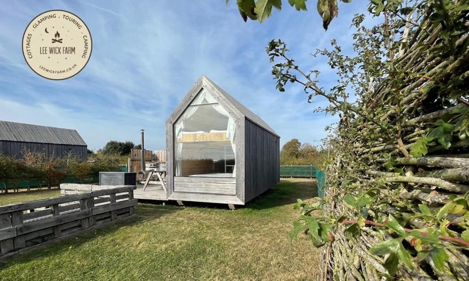 Brightlingsea Maison | Lushna 6 Petite at Lee Wick Farm Cottages & Glamping