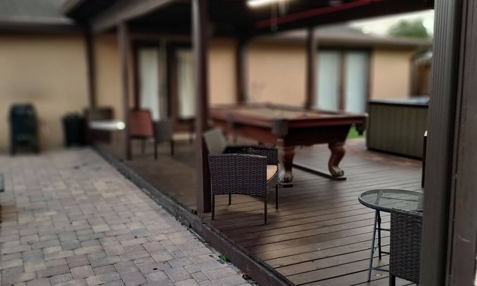 Lutz Maison | Lutz Lake Resort Style House