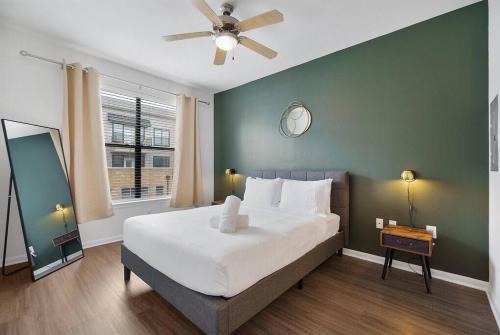 St. Edwards Appartement | Lux 1B Near Downtown