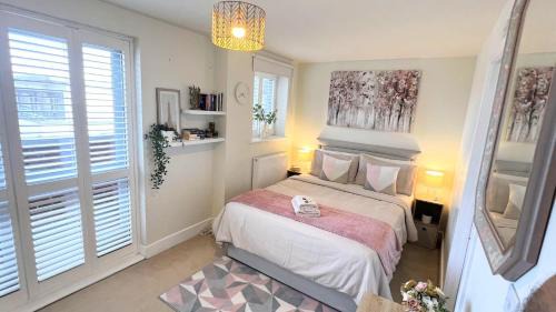 Sherborne St. John Maison | Lux Balcony Penthouse Room Basingstoke Hospital 2min drive and walkable