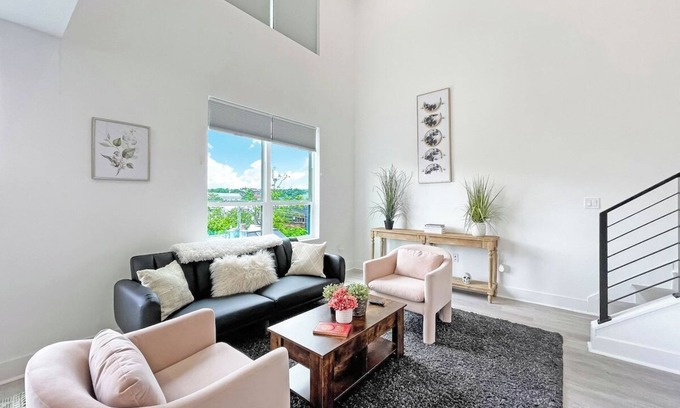 Brookland Lit Et Petit-Déjeuner | LUX Brookland Penthouse | RoofDeck | Skyline View