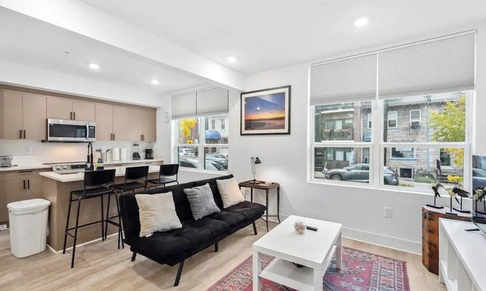 Brookland Lit Et Petit-Déjeuner | LUX Brookland Retreat | Close to Shops Restaurants