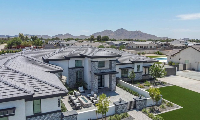 Chandler Heights Citrus Maison | Lux Family Villa: Pool/Spa Basketball & Pickleball