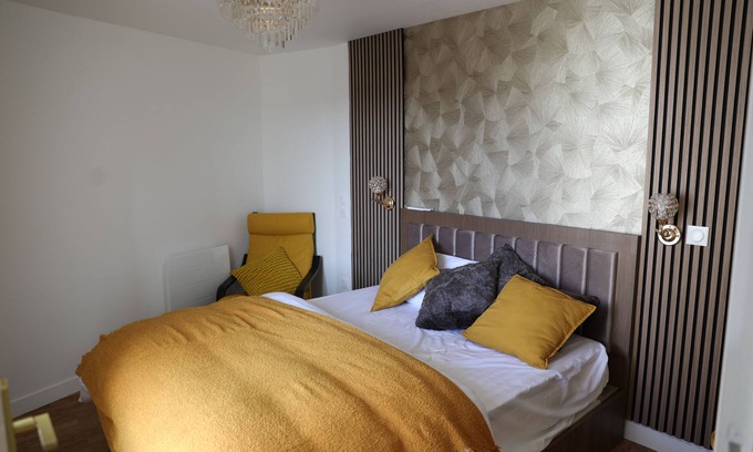 Le Bourget Appartement | Lux Gold White - 15 Min To Paris & CDG