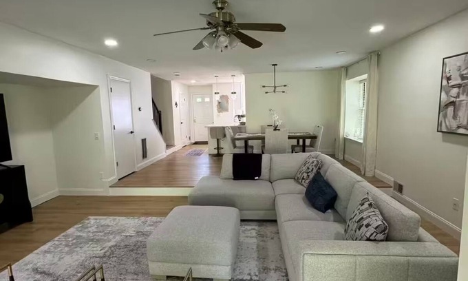 Merrimack Maison | Lux home near Rt 3/MHT/mountain/lake/ocean/Boston