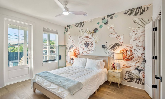 Galveston Maison | Lux Ocean Escape: Walk to Beach, Backyard Oasis, King Bed, Bunks & Hot Tub!
