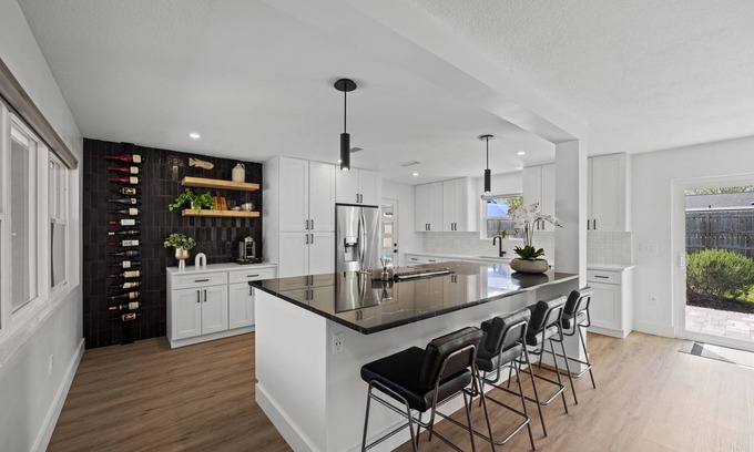 Isle of Palms Maison | Lux Pool Home Close to Mayo & Jacksonville Beach!