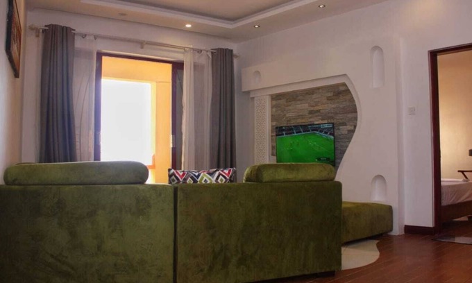 Shanzu Appartement | Lux Suites Jaanst Eden Beachfront Apartments