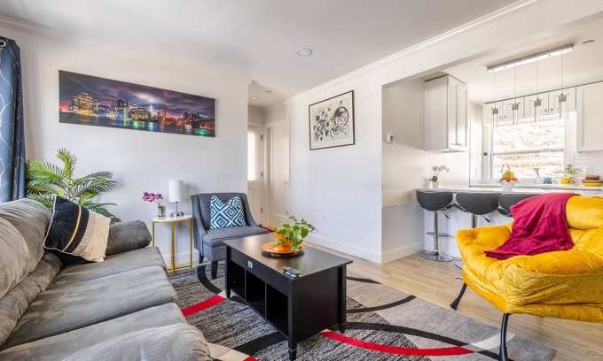 Hastings-On-Hudson Maison | LUXE 3BD/2BA 29 min>NYC w/Parking & deck