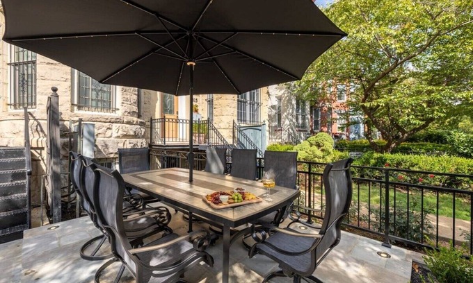 Columbia Heights Maison | Luxe 7-BR Victorian Castle in the Nation's Capital