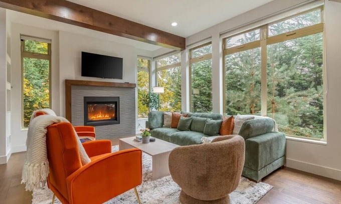 Central District Maison | Luxe Beautiful Large Home - Central District