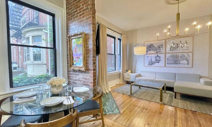 Bloomfield Appartement | Luxe Bloomfield Apt ❈ UPMC/Pitt/CMU ❈ Free Parking