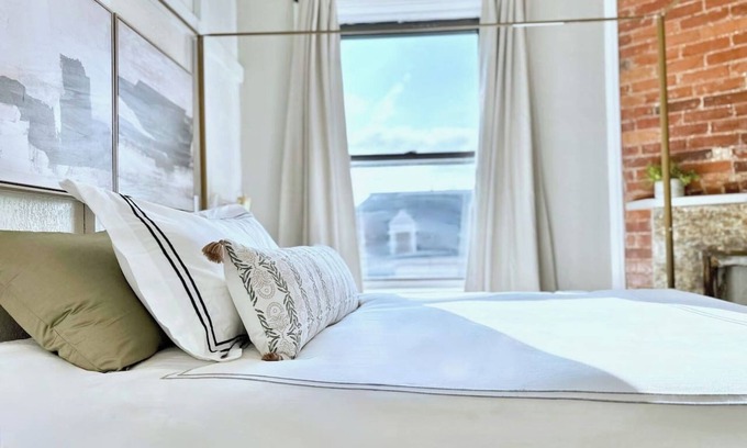 Bloomfield Appartement | Luxe Bloomfield Penthouse | Free Parking | Central