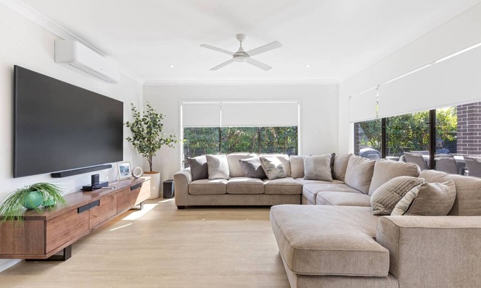 Urangan Maison | Luxe By The Marina Hamptons Chic at Hervey Bay