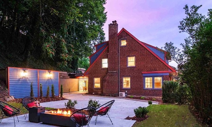 Pittsburgh Appartement | Premier Home, Prime PITT Location, Hot Tub & Sauna