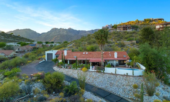 Rockcliff Maison | Luxe Catalina Foothills Hideaway with Private Pool
