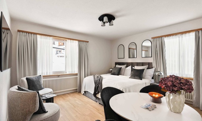 Davos Appartement | Luxe Davos Studio, Central, Walk to Lifts
