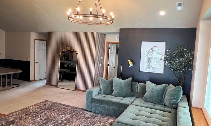 Lincoln Maison | Luxe+Elegance Sleeps 6 2bedrooms 2bath