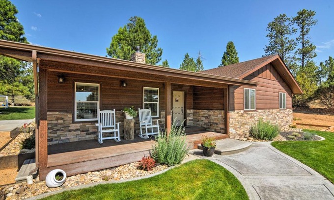 Bryce Canyon Maison | Luxe Home about 2 Mi to Bryce Canyon National Park!