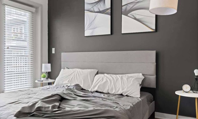 Cherry Appartement | Luxe King Bed Suite in Midtown Charlotte!