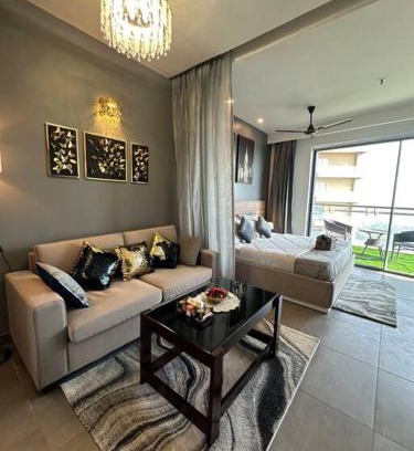 Noida Appartement | Luxe Lagoon studio
