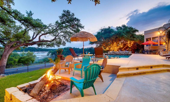 Highland Lake Estates Maison | Luxe Lake Travis Vacation Rental w/ Heated Pool