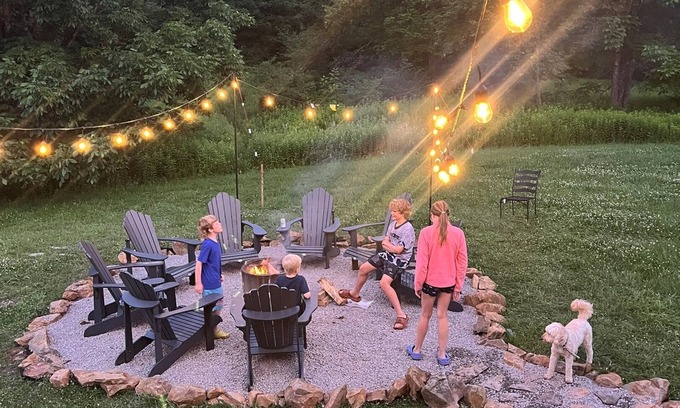 Slatyfork Farm Cabine | Beautiful Log Cabin near Snowshoe w Views, Hot Tub, 3 King Beds